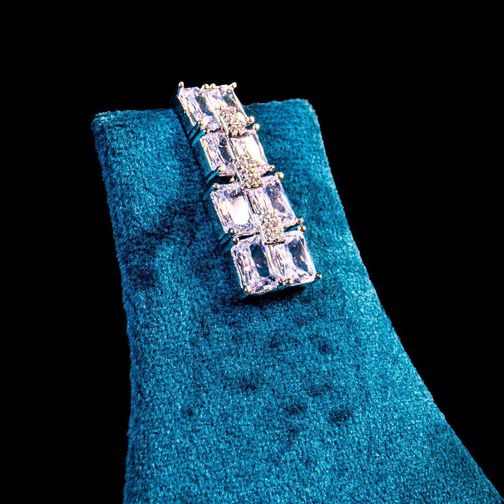 AD Choker – Classic White Radiance - Image 3