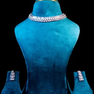 AD Choker – Classic White Radiance