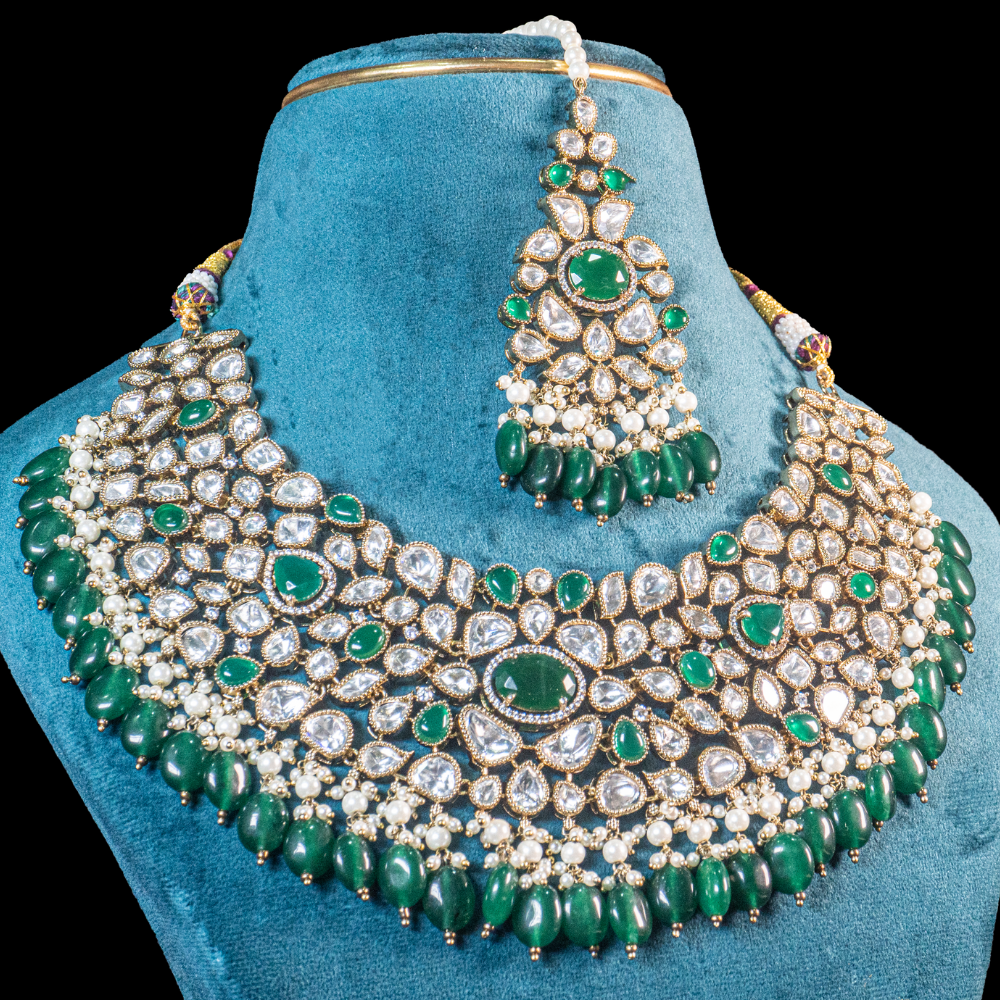 Mozonite Necklace – Sparkling Green Elegance - Image 2