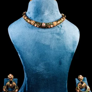 Kundan Green Hasli – Timeless Ethnic Grandeur